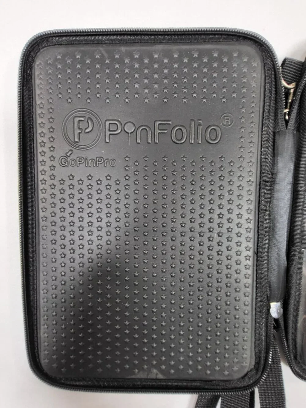 PinFolio GoPinPro Black Gray Pin Trading Bag Display Case Organizer Crossbody